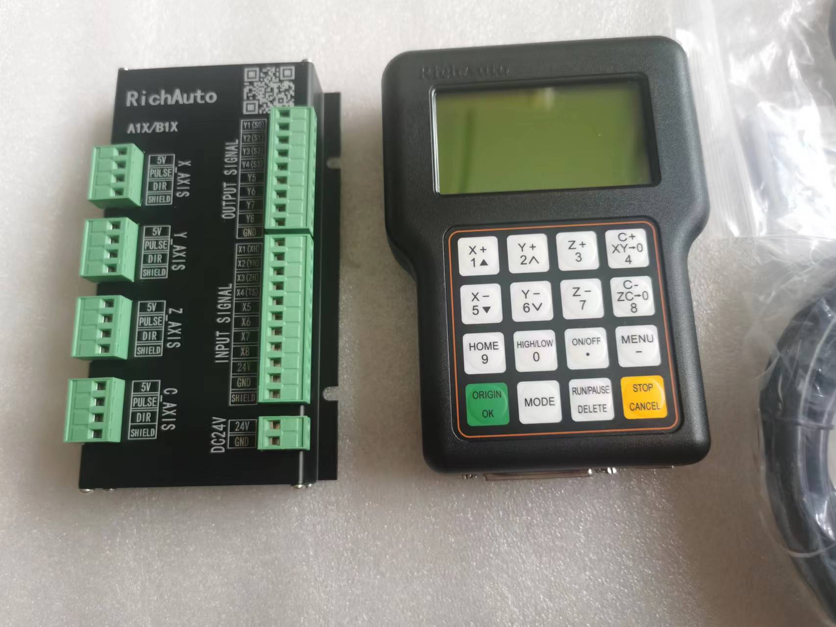 リッチオートA11 DSP CNCルーターモーションコントロ - Richauto A11 Dsp Controller 3 Axis のレビューと価格